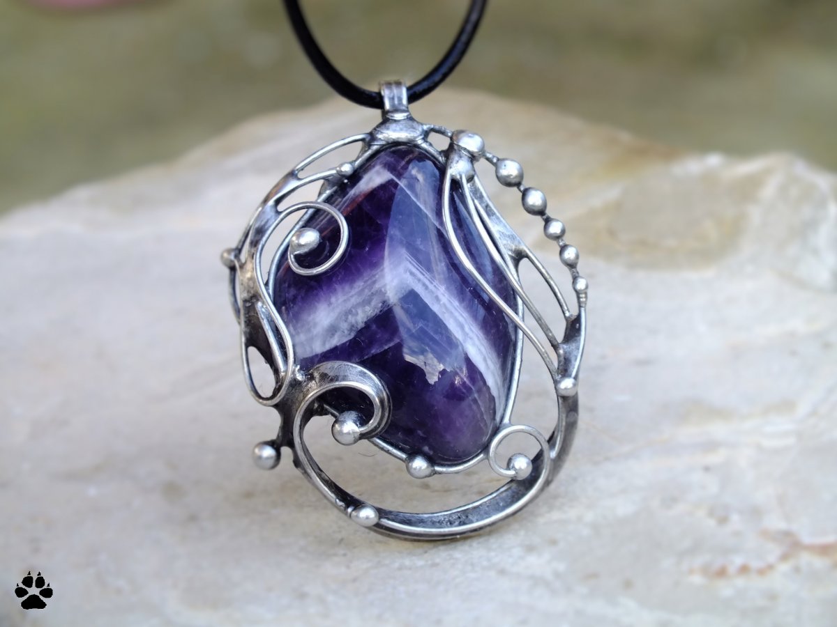 Náhrdelník s ametystem chevron