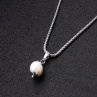 Přívěšek - Bílá perla na řetízku