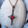 Přívěšek -Měděný retro křížek s karneolem