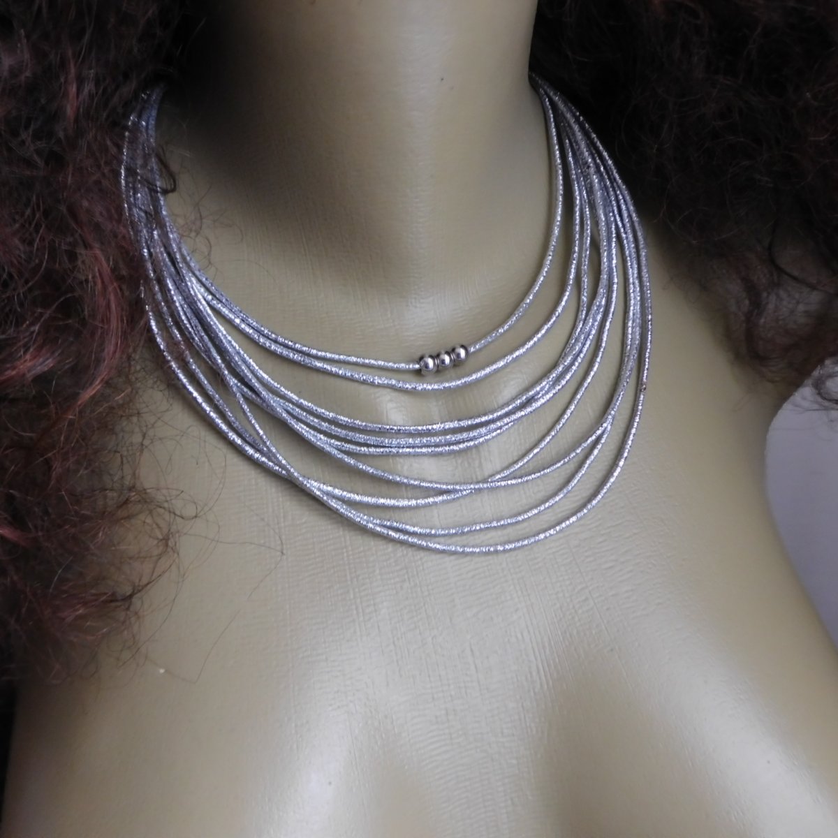 Náhrdelník  - Blíží se čas plesů, aj......