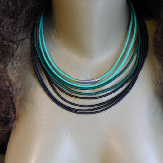 Náhrdelník  - černá a zeĺená