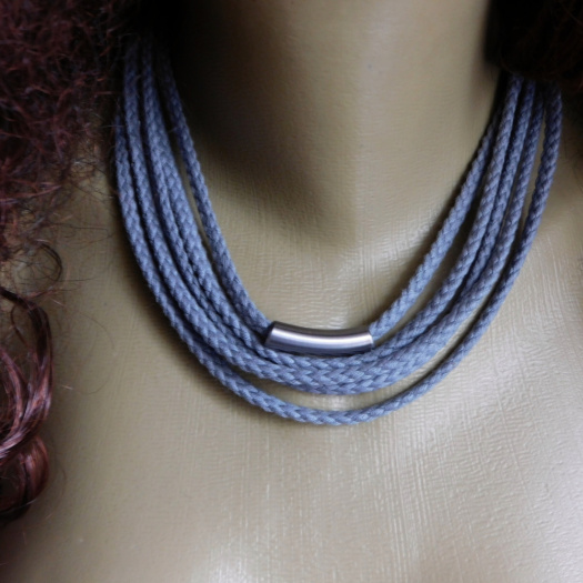 Náhrdelník - šedý lankový
