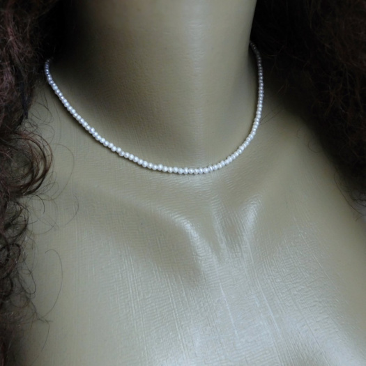 Náhrdelník bílé pravé mini perličky