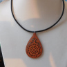 Náhrdelník -přívěšek dřevěný na kůži