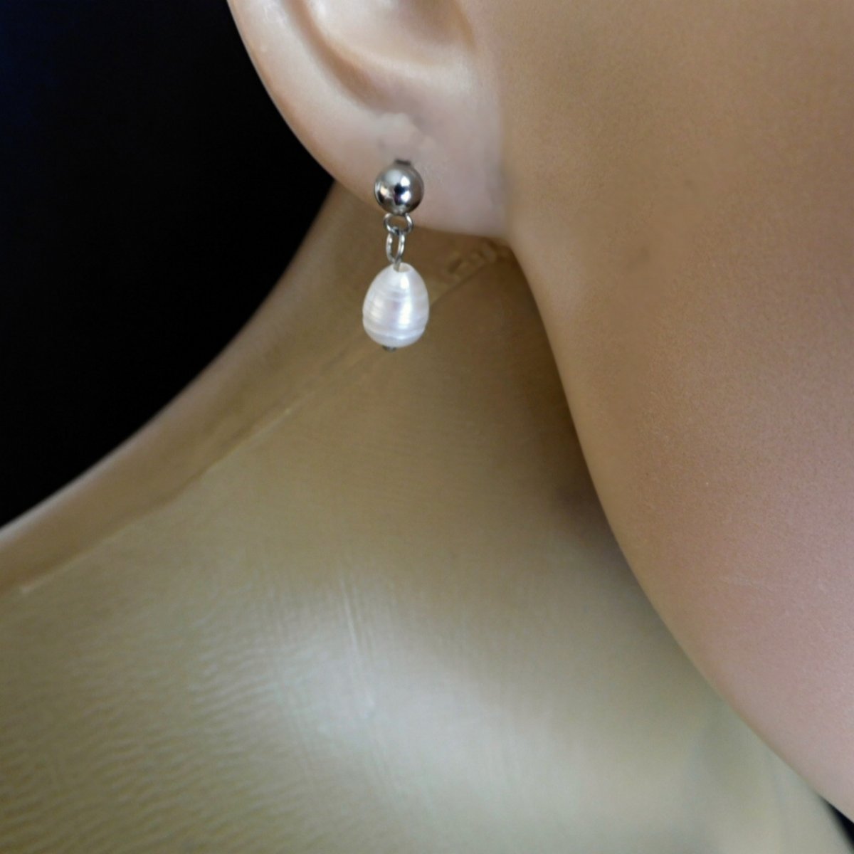 Naušnice -pecky,nerez,bílá perlička