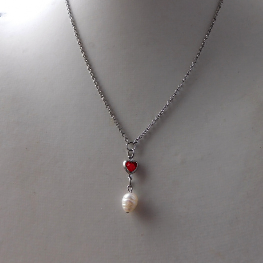 Náhrdelník  -nerez se srdíčkem, perlou