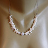 Náhrdelník  - Bílý  sekaný korál + říční perla