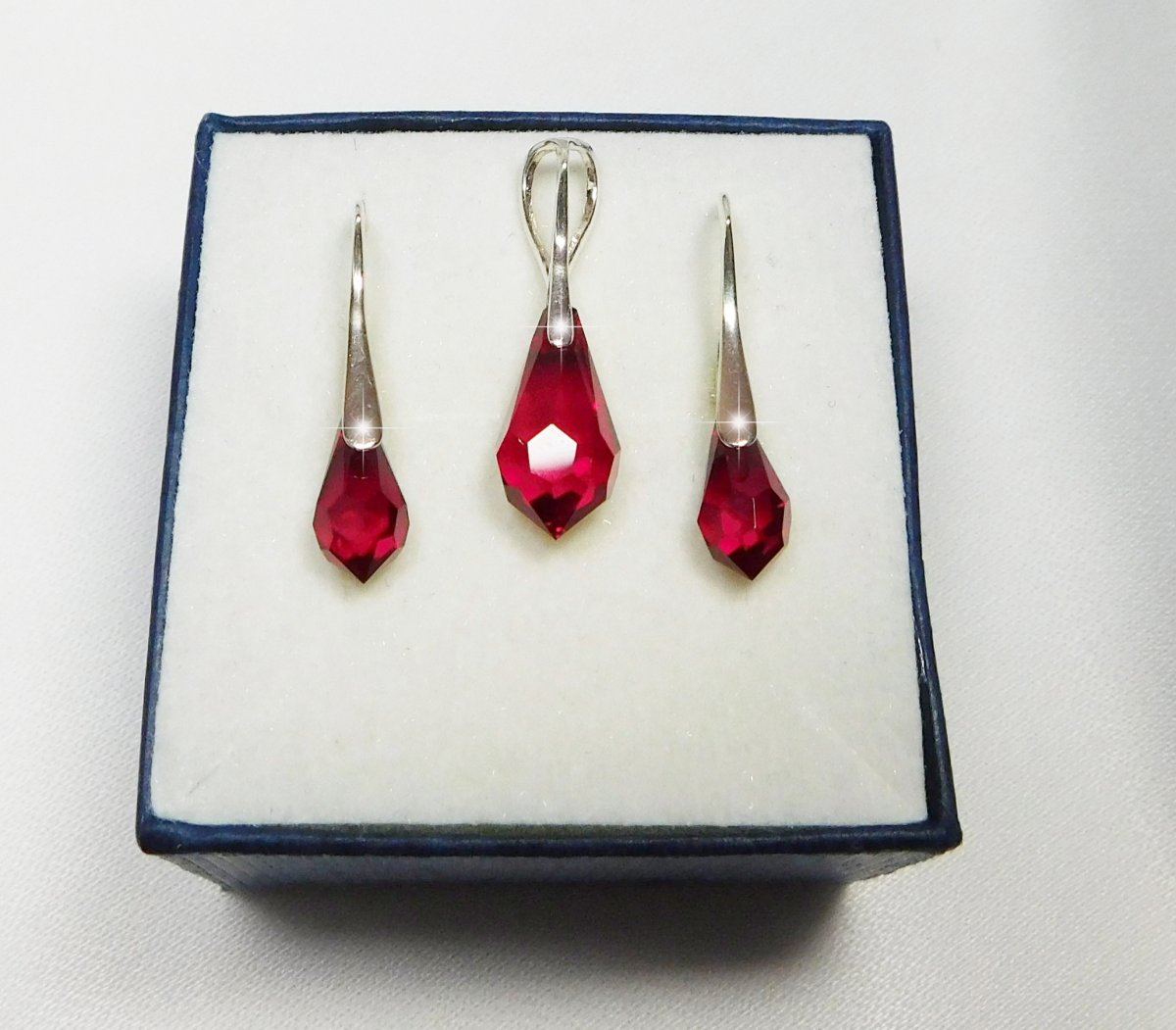 SWAROVSKI ELEMENTS náušnice  a přívěšek 