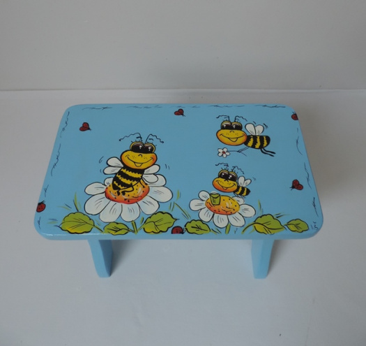 Stolička-dětská-včela