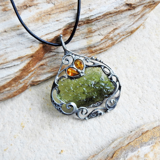 Vltavín s citrínem