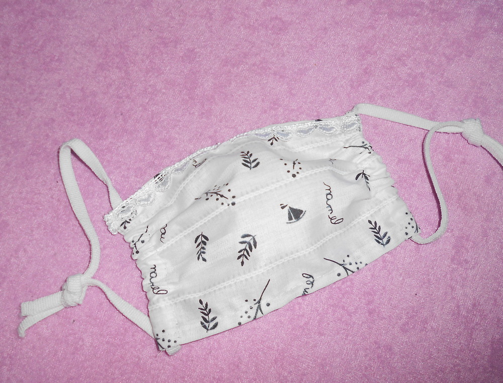 Letní bavlněná rouška s krajkou