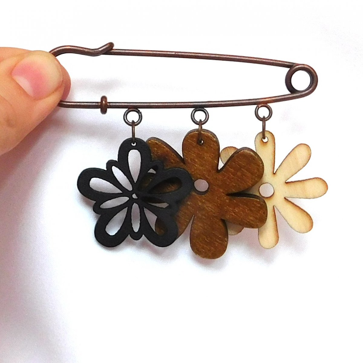 Ozdobný spínací špendlík, přírodní