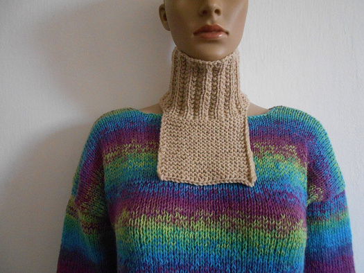 Větší nákrčník merino