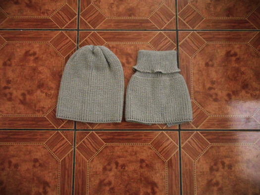 Souprava čepice a nákrčníku