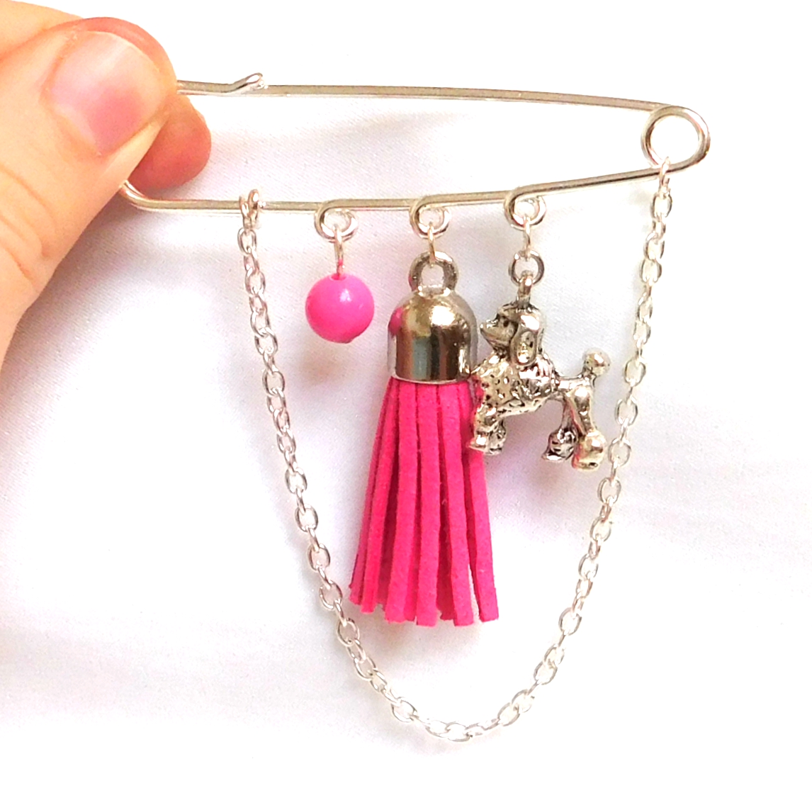 Ozdobný spínací špendlík, pravá blondýna