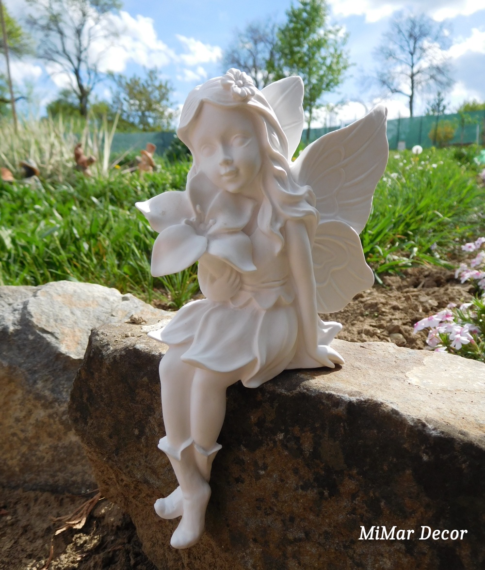 Víla s kytkou dekorace bílá rohová sedící
