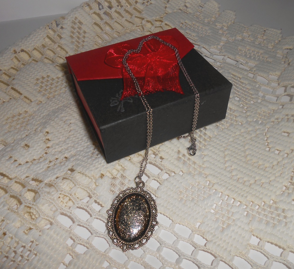 Princeznina krabička na tajnosti (černo-červená)