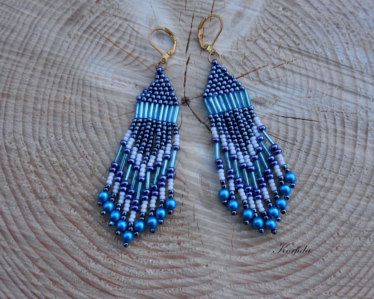 Náušnice šité indiánské tyrkysové s bílou