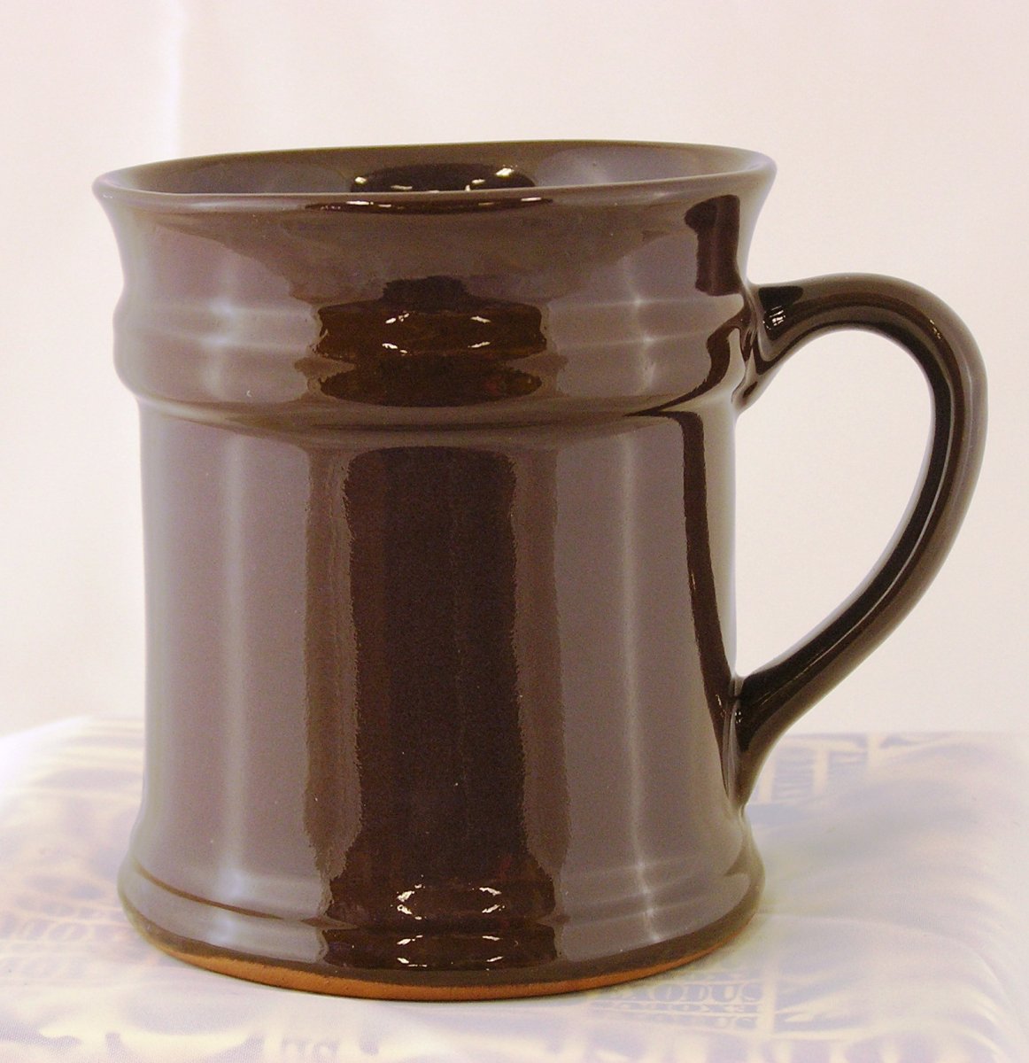 Keramický hrnek ,, Dan,, tmavohnědý lesklý