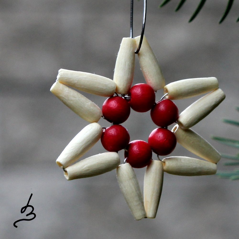 Hvězdička malá - krémovočervená