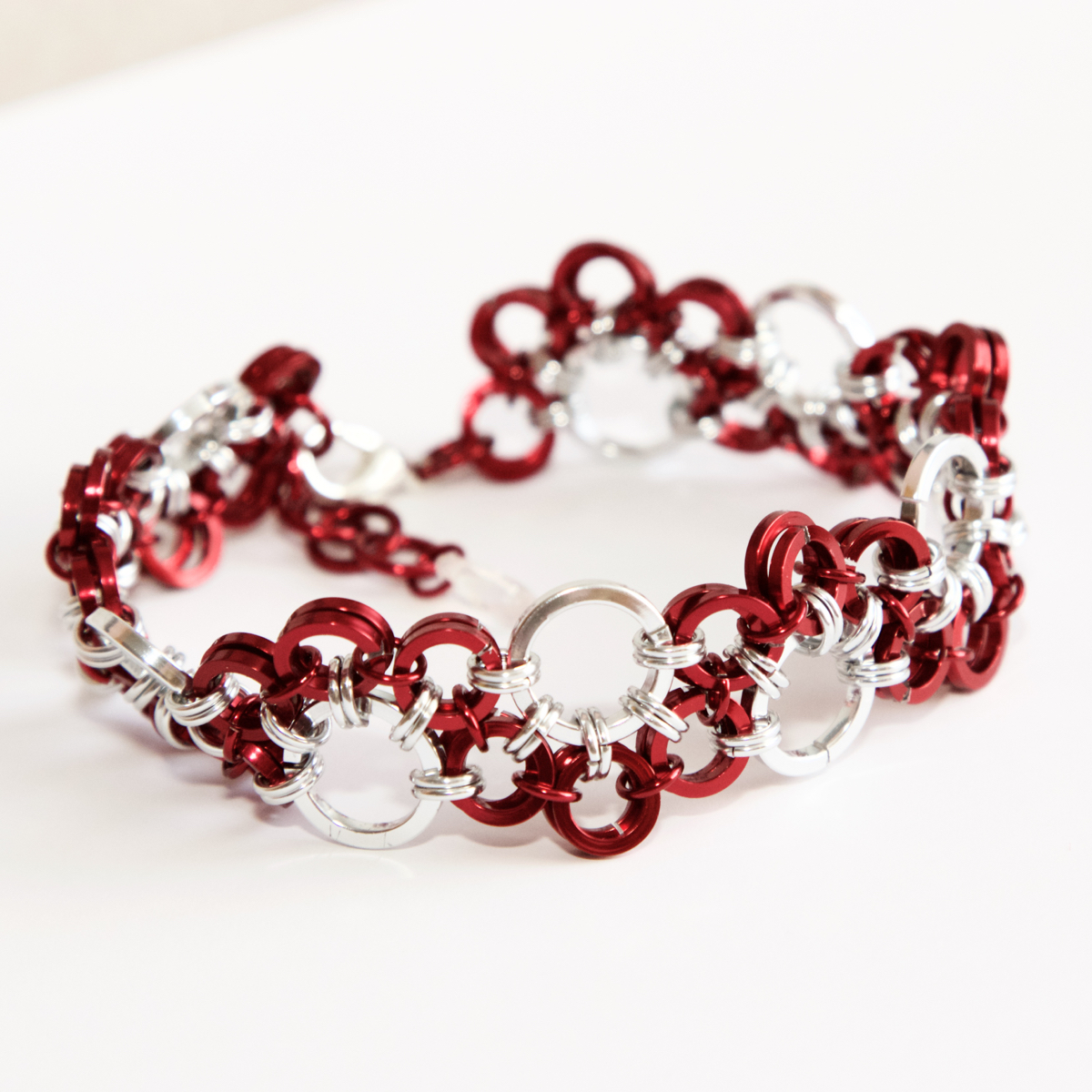 Tančící krajka červená