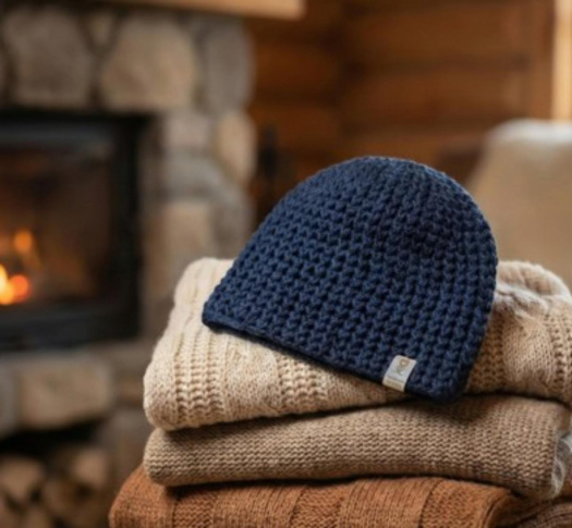 Ručně háčkovaná čepice – Homleska (Tmavě modrá)