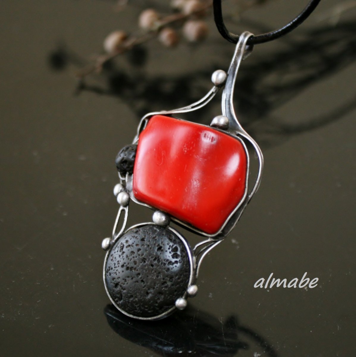 Kontrasty (korál XL a láva) 