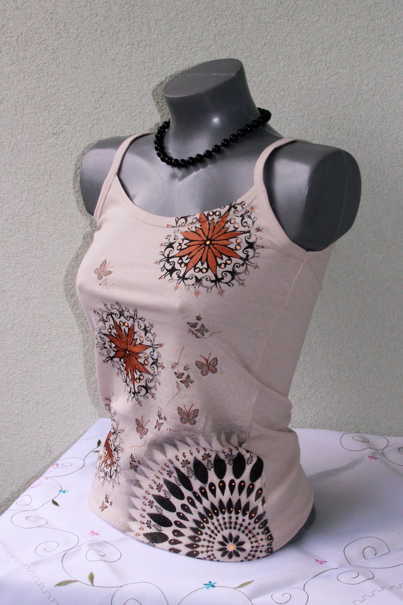 Hnědé tílko s mandalou