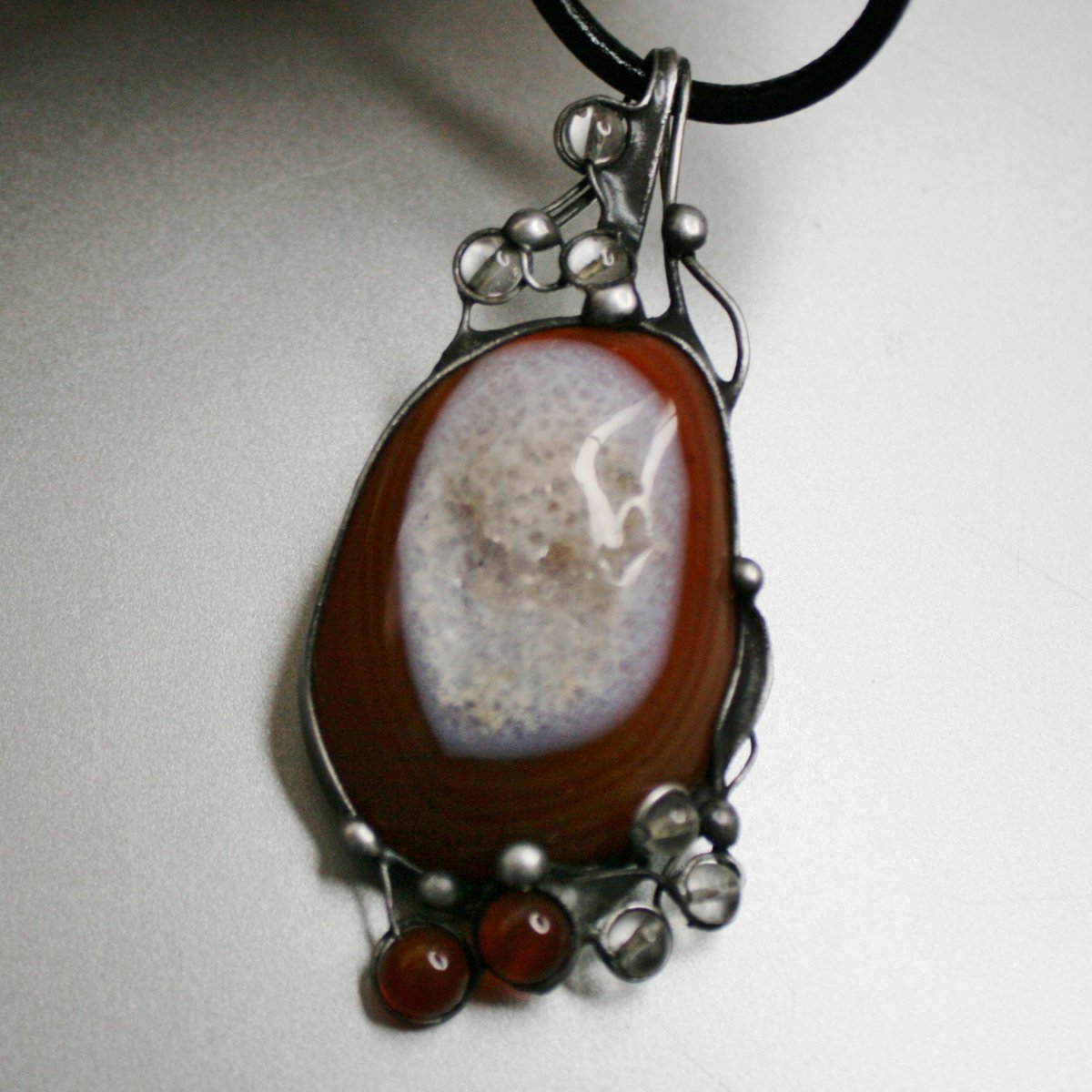 Jeskyňka - achát s drúzou