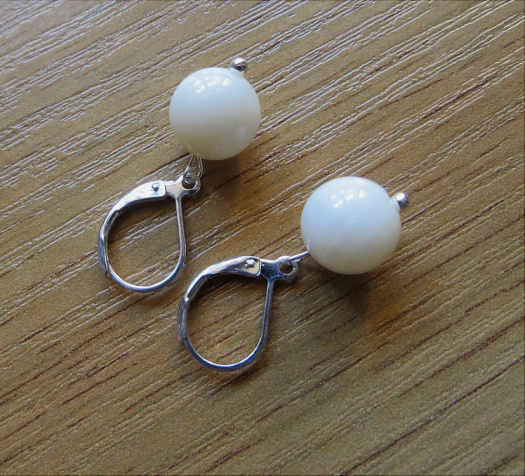 Náušnice s bílým achátem NEREZ     (NA0335)