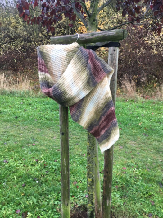 PLETENÝ PLÉD/ŠÁLA V HNĚDOZELENÝCH TÓNECH