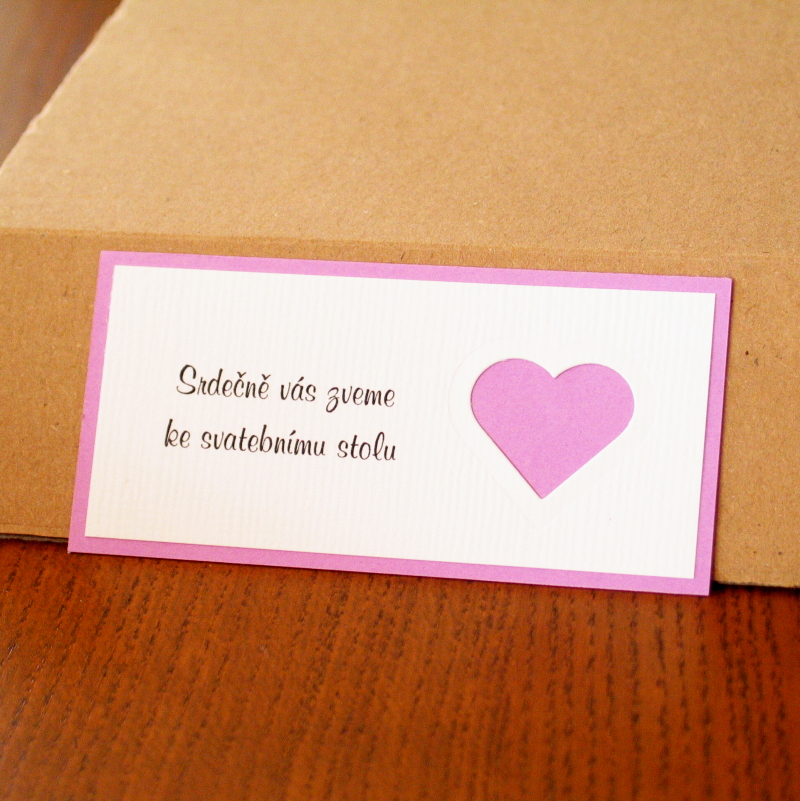 Pozvánka ke svatebnímu stolu - srdce