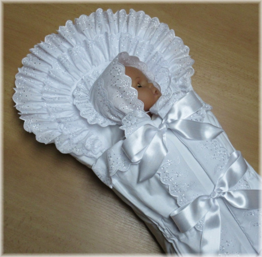 Dvou kanýrová zavinovačka s krajkou a čepičkou