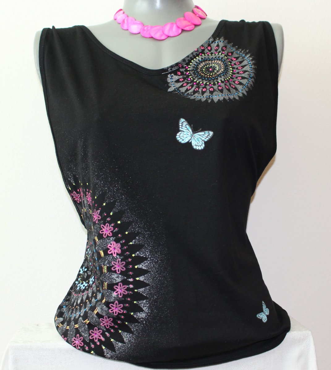 Černé tílko  - odvážné