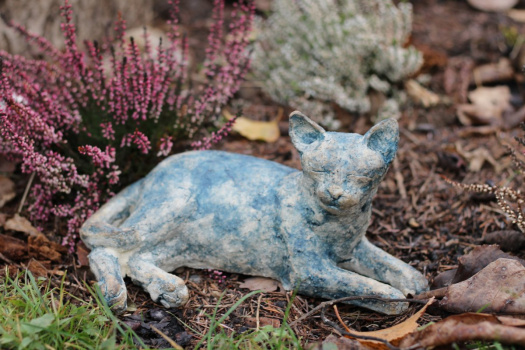 Šamotová kočka strážkyně zahrady