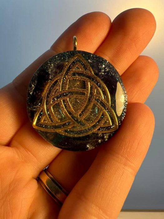 Orgonitový amulet/přívěsek/talisman - VESMÍRNÁ ČARODĚJKA