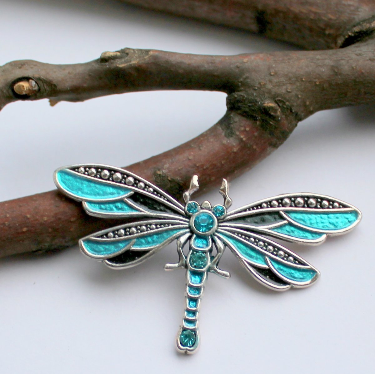 Luxusní vážka - brož