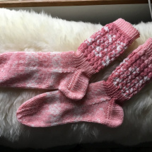 Ručně pletené ponožky meruňkové.Velikost:40-41
