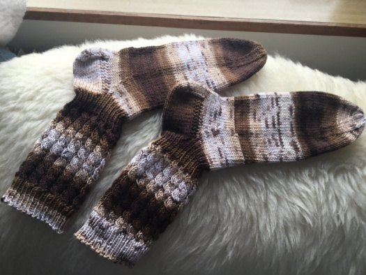 Ručně pletené ponožky-hnědé strakáčky.Velikost:38-39