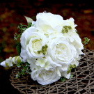 Svatební kytice z bílých růží_SKLADEM