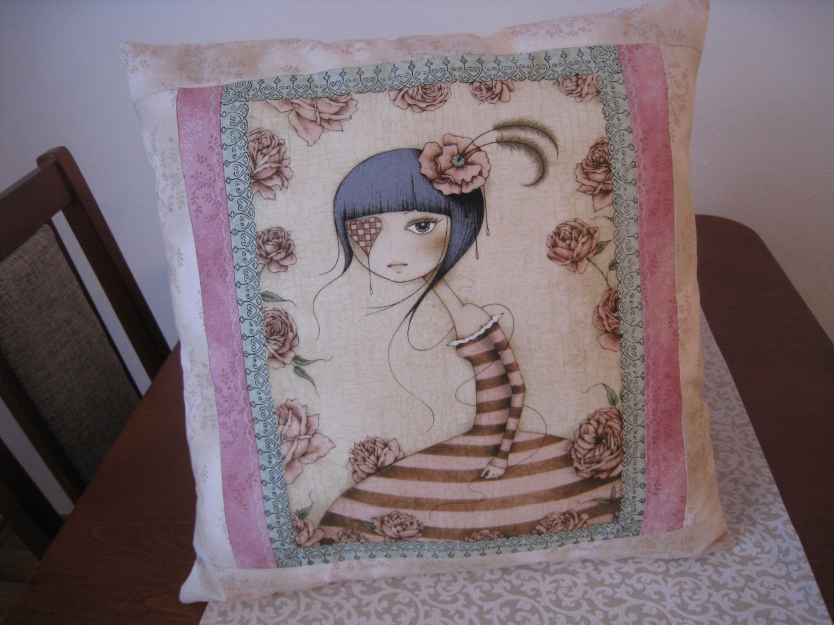 Polštář s panenkou Mirabelle