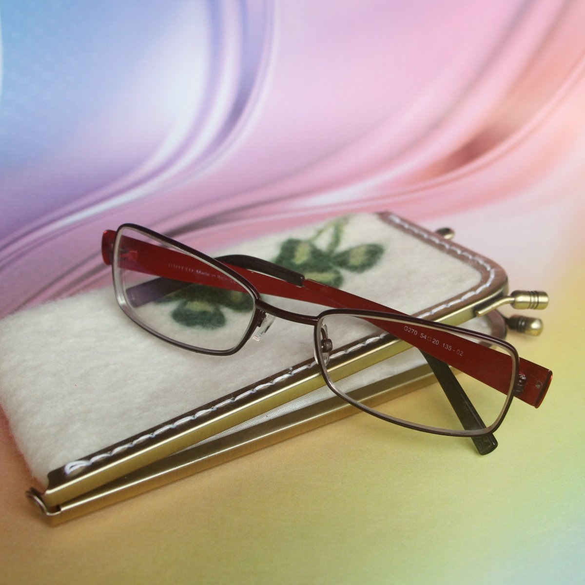 Pouzdro na mobil, brýle......