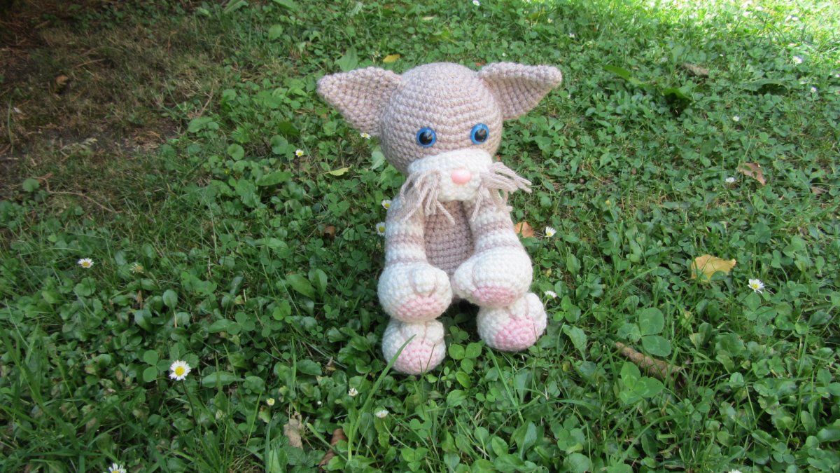 Háčkovaná kočička Emilka