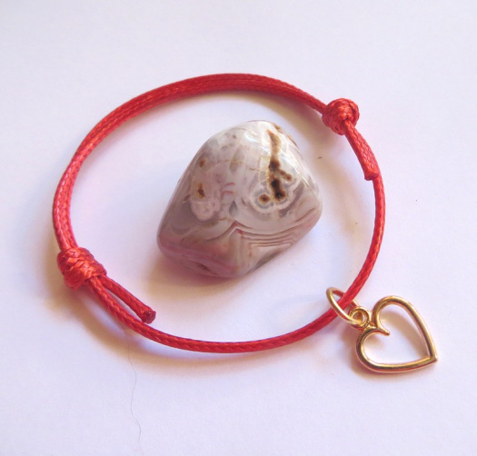 Náramek šňůrkový se srdíčkem    (NR1807)