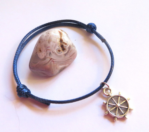 Náramek šňůrkový s kormidelním kolem   (NR1808)