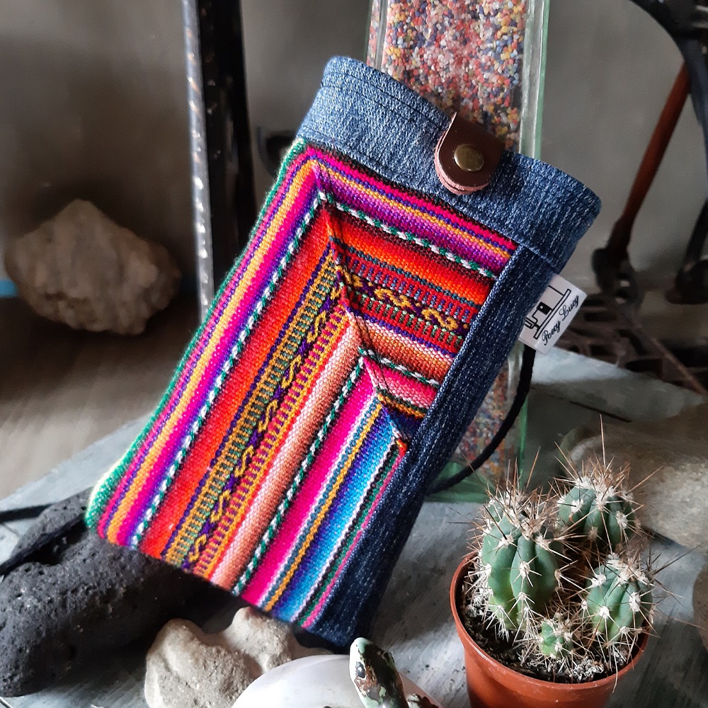 Pouzdro na mobil Peru