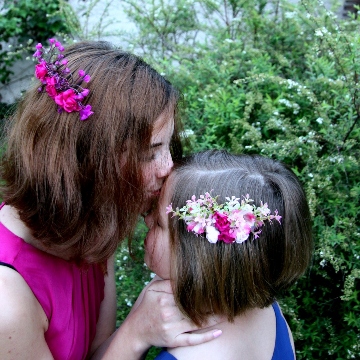 Hřebínek do vlasů v růžových odstínech