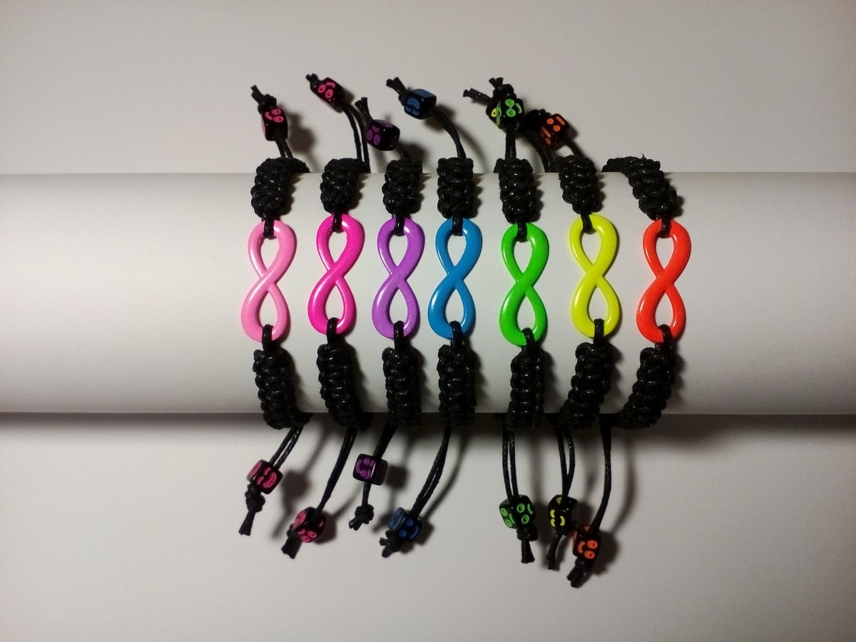 nekonečno (infinity) - černý drhaný náramek 