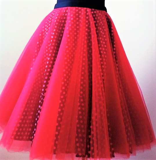 Tylová sukně s puntíkatou spodničkou s volánem