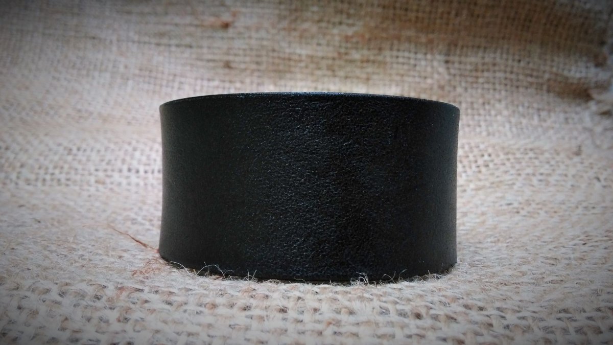 Kožený náramek, černá